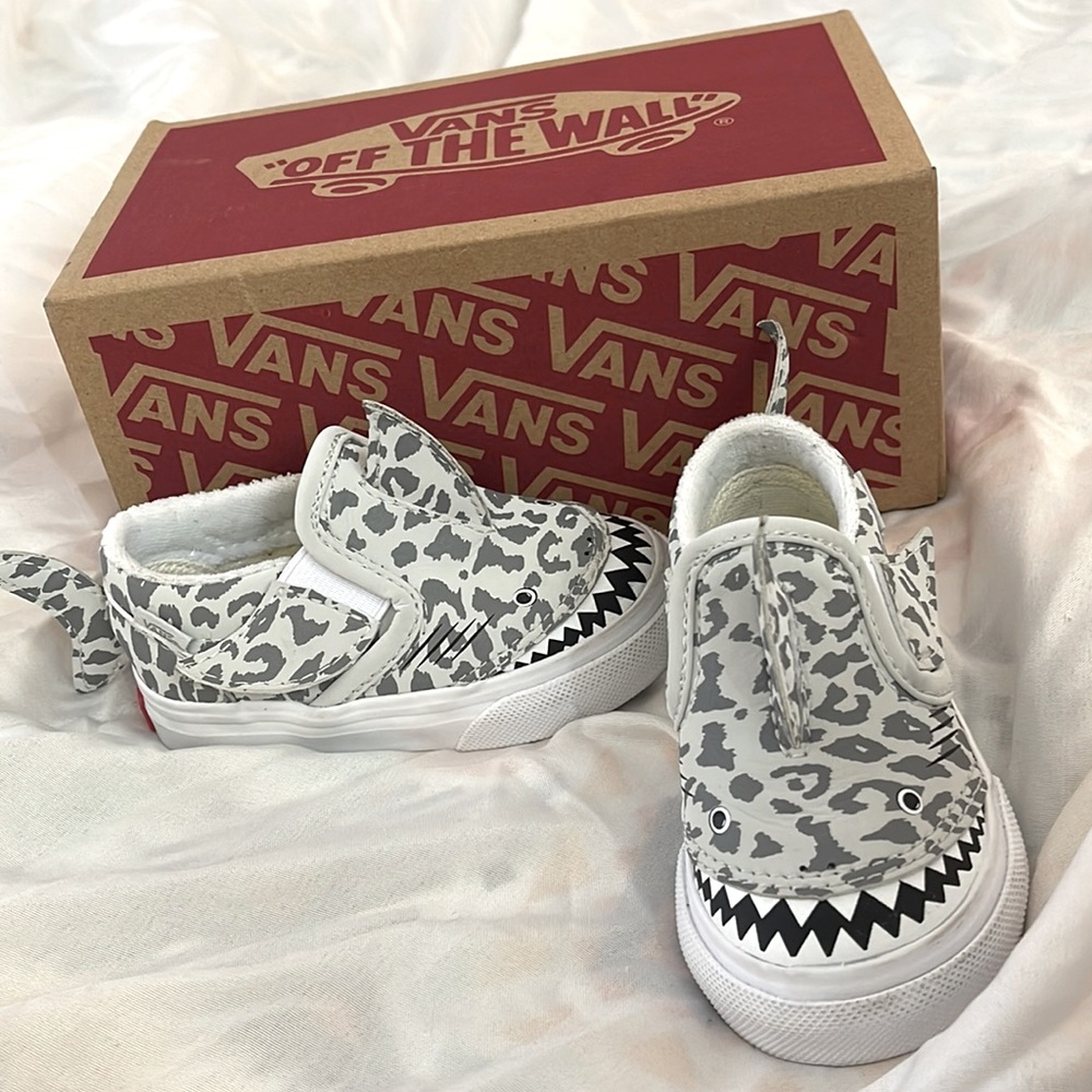 Toddler Slip on Leapord Gray Shark Vans Size 4.0